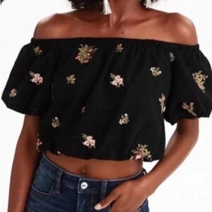 NWOT American Eagle Outfitters Off the Shoulder Crop Top
